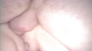 Ružna tinejdžerka Emma rasteže svoju macu porno domaci filmovi debelim dildom gurajući je duboko u vagu